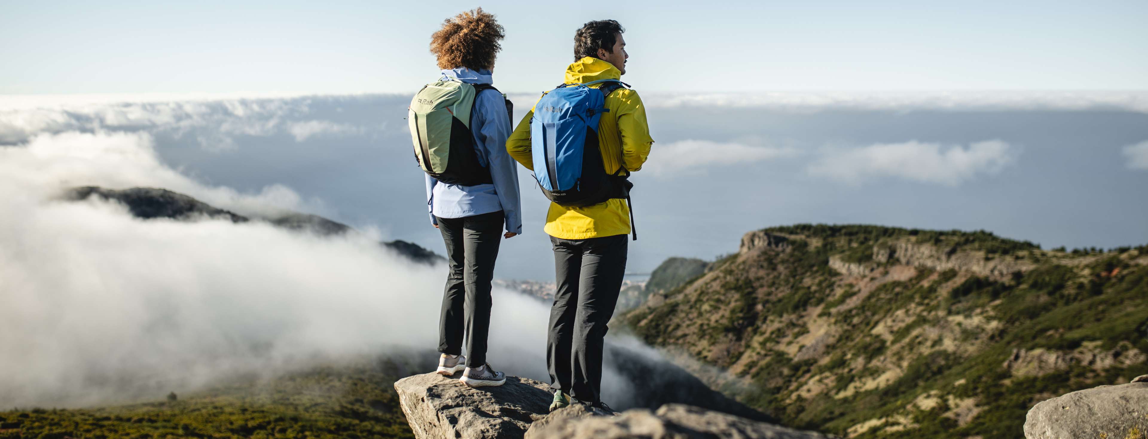 Quel sac à dos Rab choisir : l’Airox 18 l ou l’Airox 36 l ?