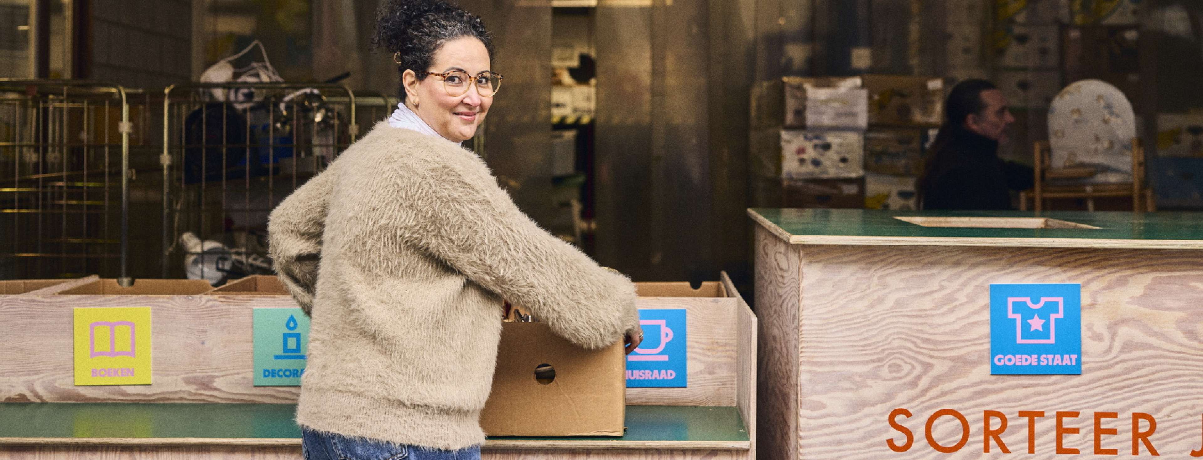 Découvrez ce que deviennent les vêtements déposés dans la boîte à textiles