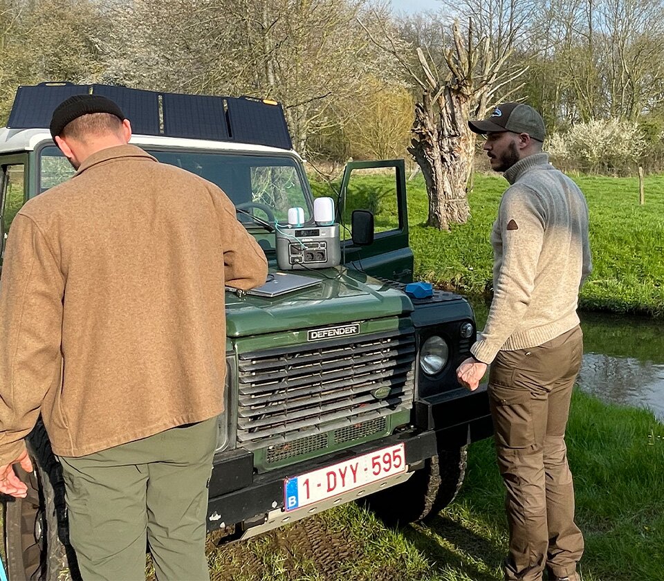 Tom en Arno testen de nieuwe BaseCharge 600-powerstation van BioLite
